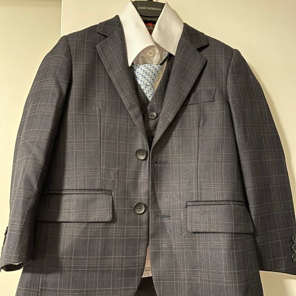 Size 5 boys 4-piece Suit - Picture 1 of 1